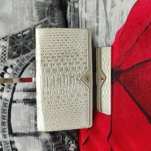 Stella And. She Loves Adventure Wallet